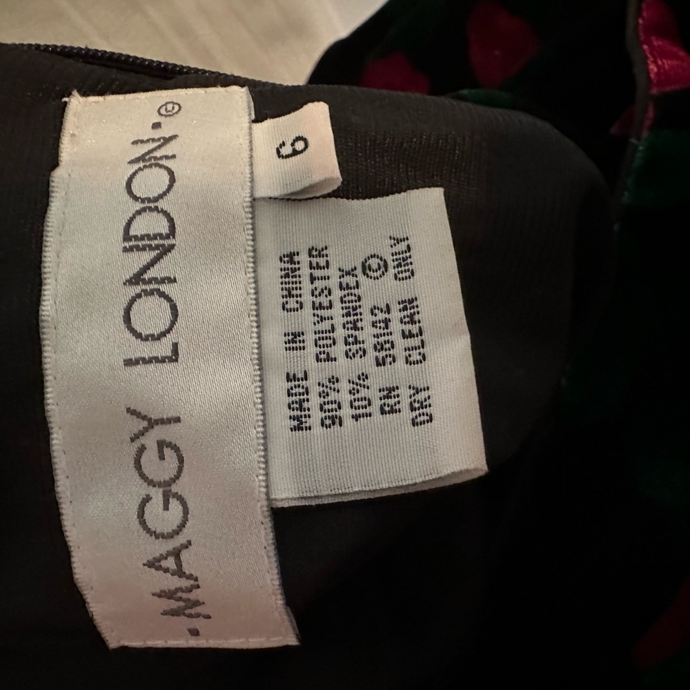 Maggy London Asian Style Velvet Dress - Picture 11 of 12